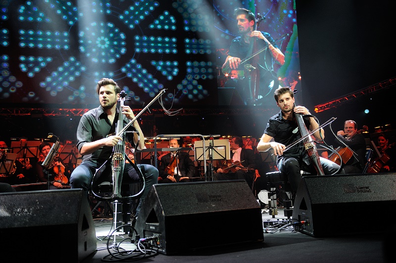 Виолончела засвирала Ријану и Месечину